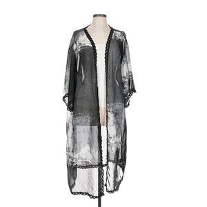 LuLaRoe Black & White Sheer Lace-Trim Kimono Robe Size M